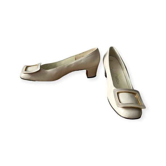 Vintage Palter DeLiso Mod Cream Leather Pumps with Buckle, Size 6 1/2B - Picture 5 of 13